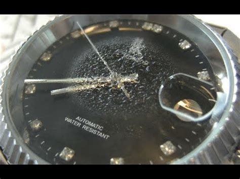 condensa interno rolex|rolex watch moisture inside.